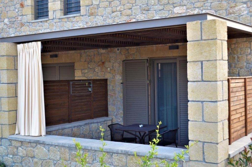 Diapori Suites Hotel Kardhamili Cameră foto