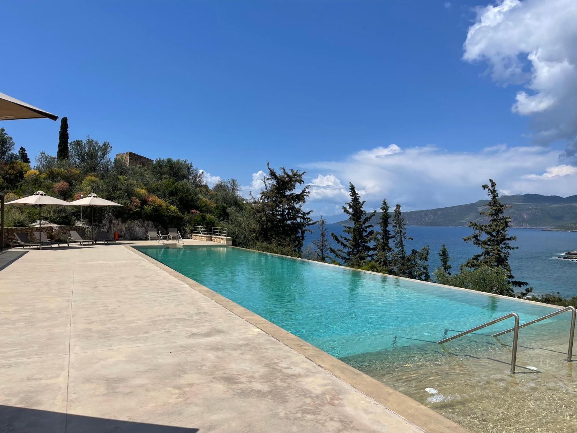 Diapori Suites Hotel Kardhamili Exterior foto